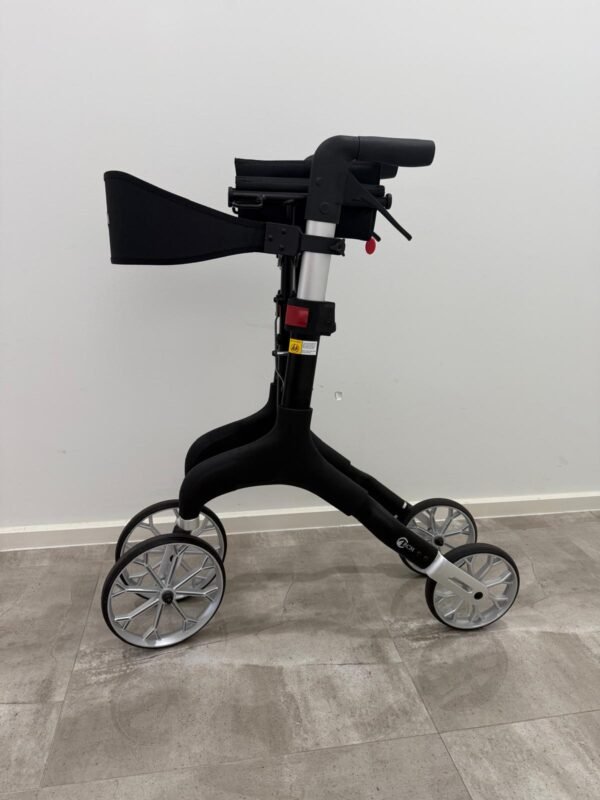 Aluminium Manhattan Rollator front view